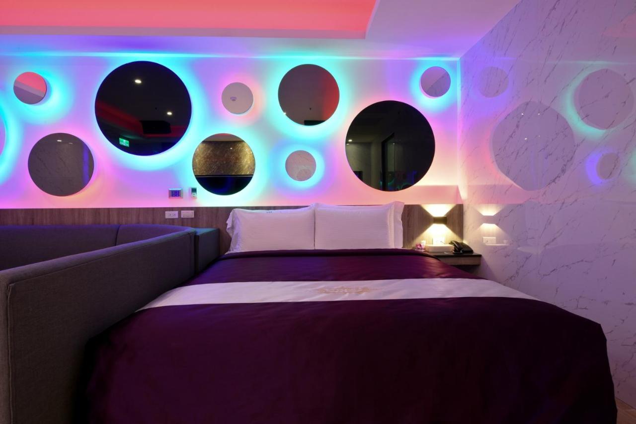 W3 Motel Luzhu Exteriör bild