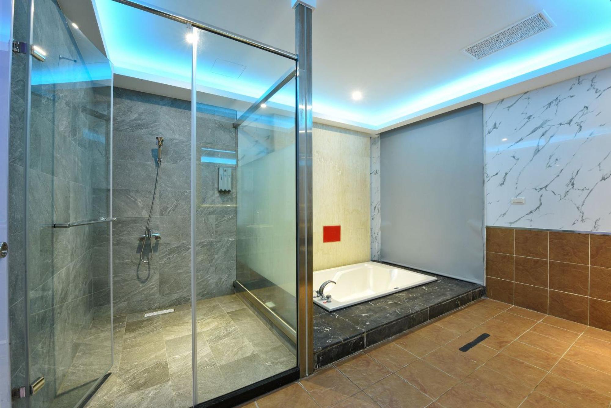 W3 Motel Luzhu Rum bild
